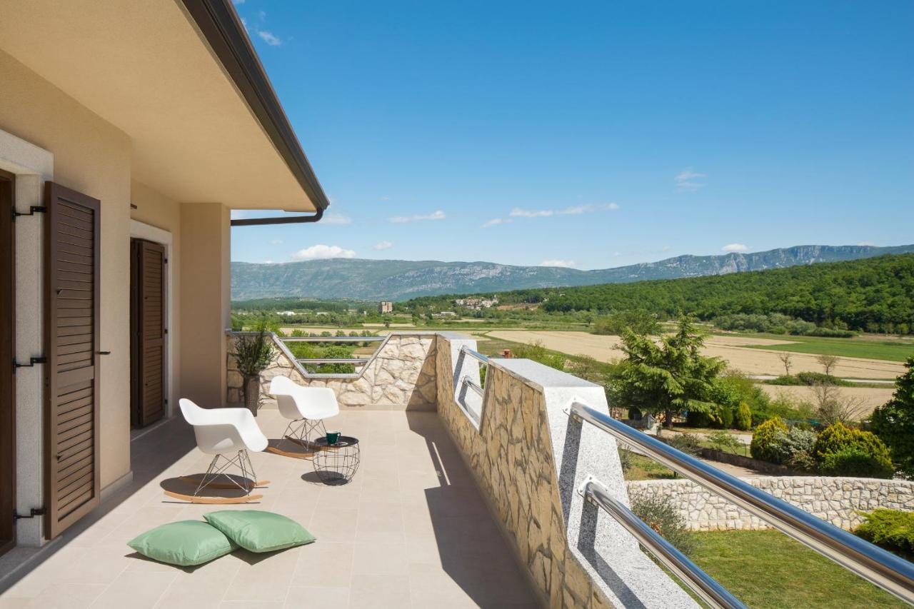 Villa Vesna With Sauna, Hot Tub Potpićan 外观 照片